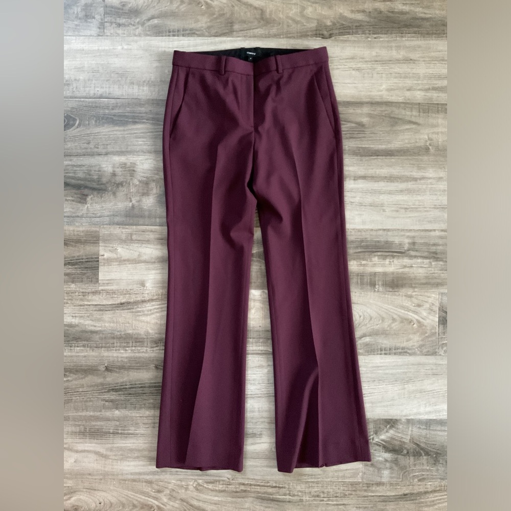 Theory Etiennette Wool dress pants In Burgundy Color . Size 0